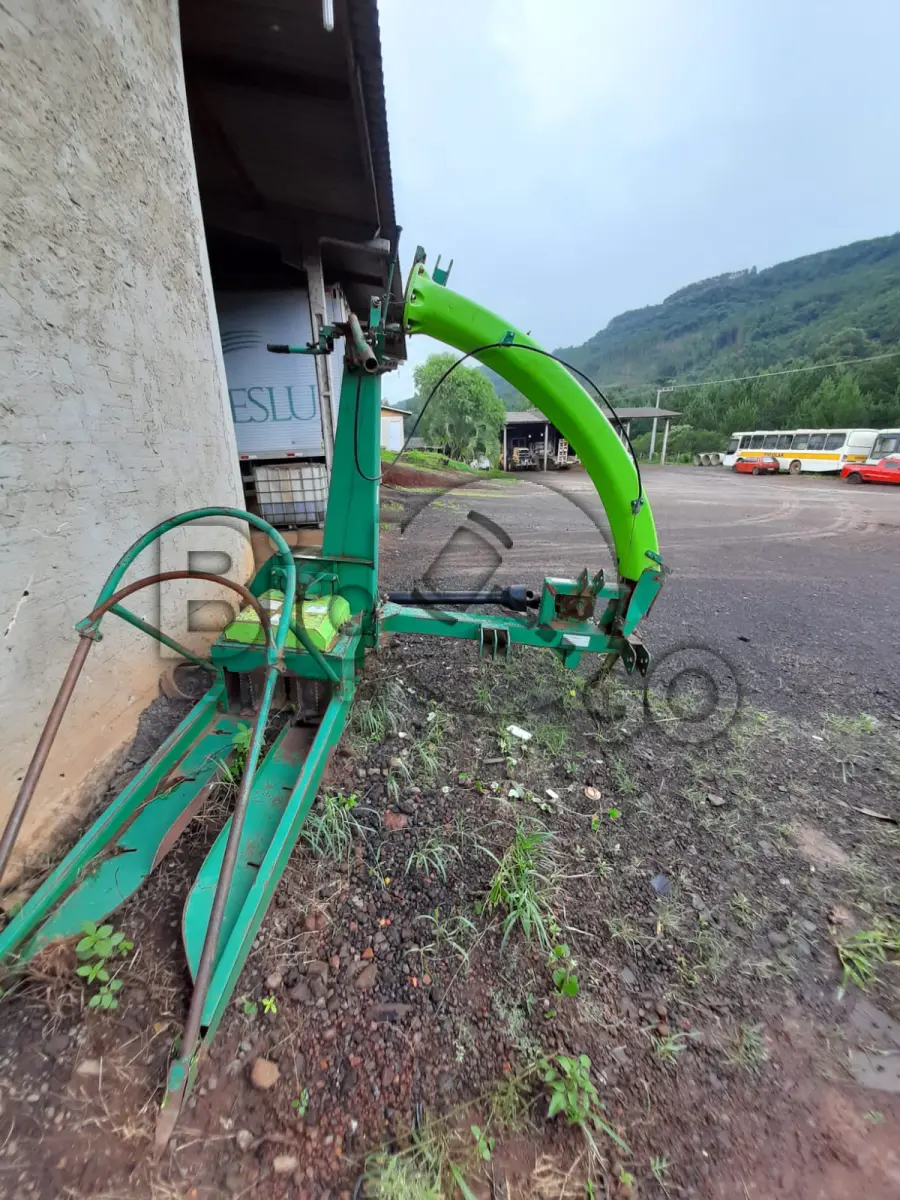 LOTE 025