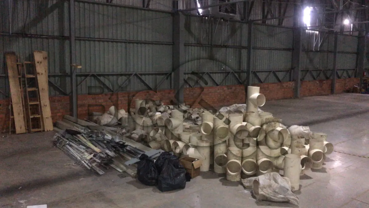LOTE 001 - Material de construção( Forros, rodapés, mangueiras e conexões de PVC)