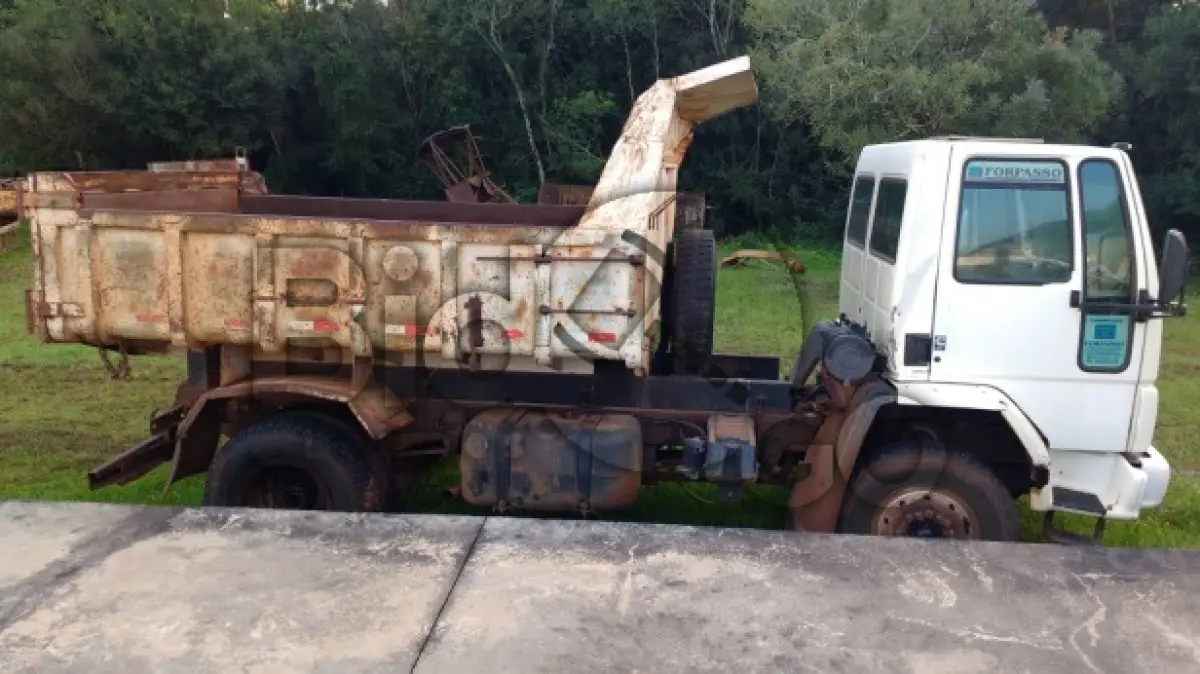 LOTE 007 - Caminhão FORD/CARGO 1317 E, Ano/modelo: 2006/2006