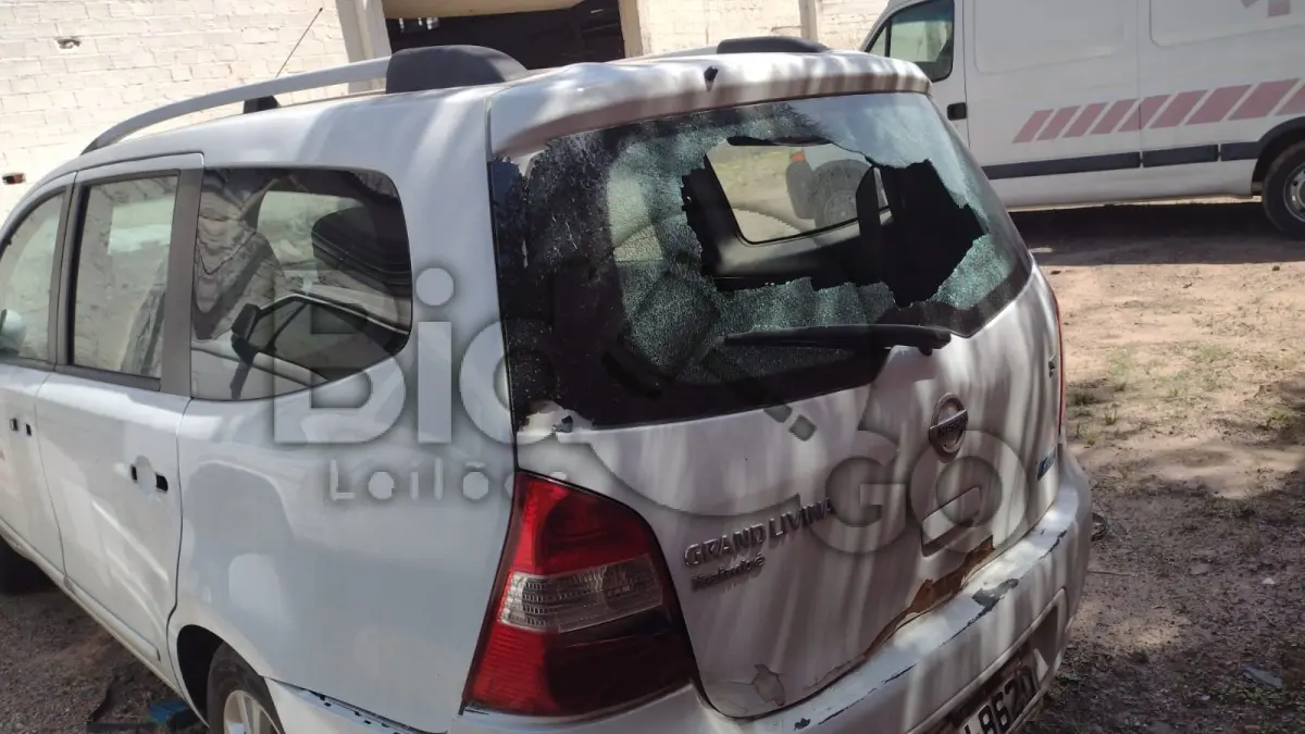 LOTE 008 - Automóvel NISSAN/GRAND LIVINA 18S, Ano/modelo: 2013/2014