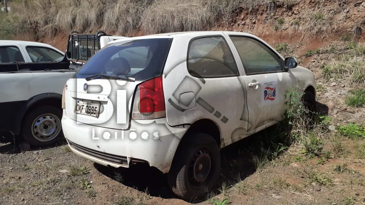 LOTE 016 - AUTOMOVEL FIAT/PALIO FIREFabricação/Modelo: 2014/2015, Combustível: 
