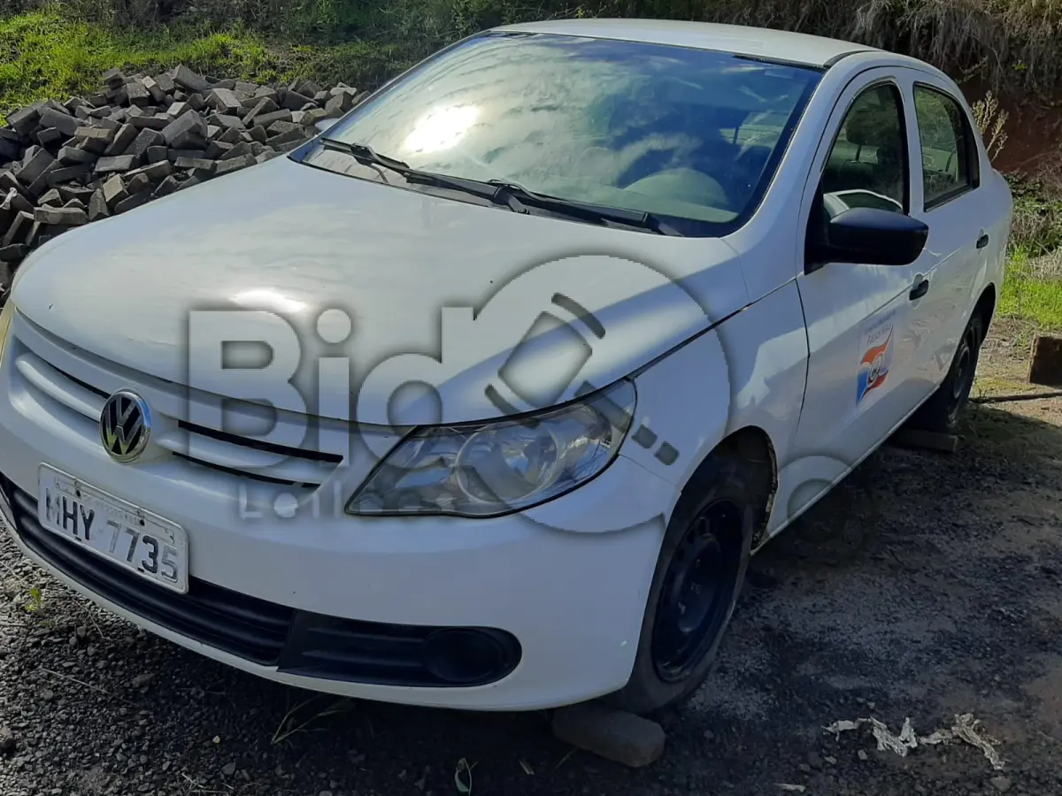 LOTE 013 - AUTOMOVEL VW/VOYAGE 1.0, Fabricação/Modelo: 2010/2010