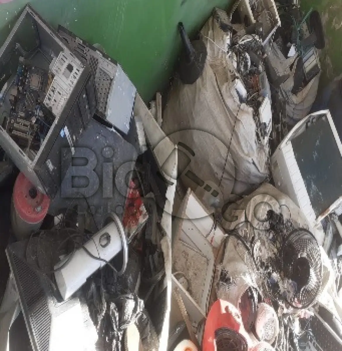 LOTE 016 - SUCATA DE MATERIAL ELETRÔNICO  1.300Kg