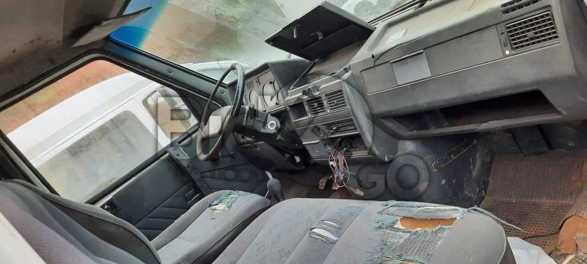 LOTE 007 - CAMINHONETE IVECO/DAILYCAMPO3510 CC1  Fabricação/Modelo: 2003/2003
