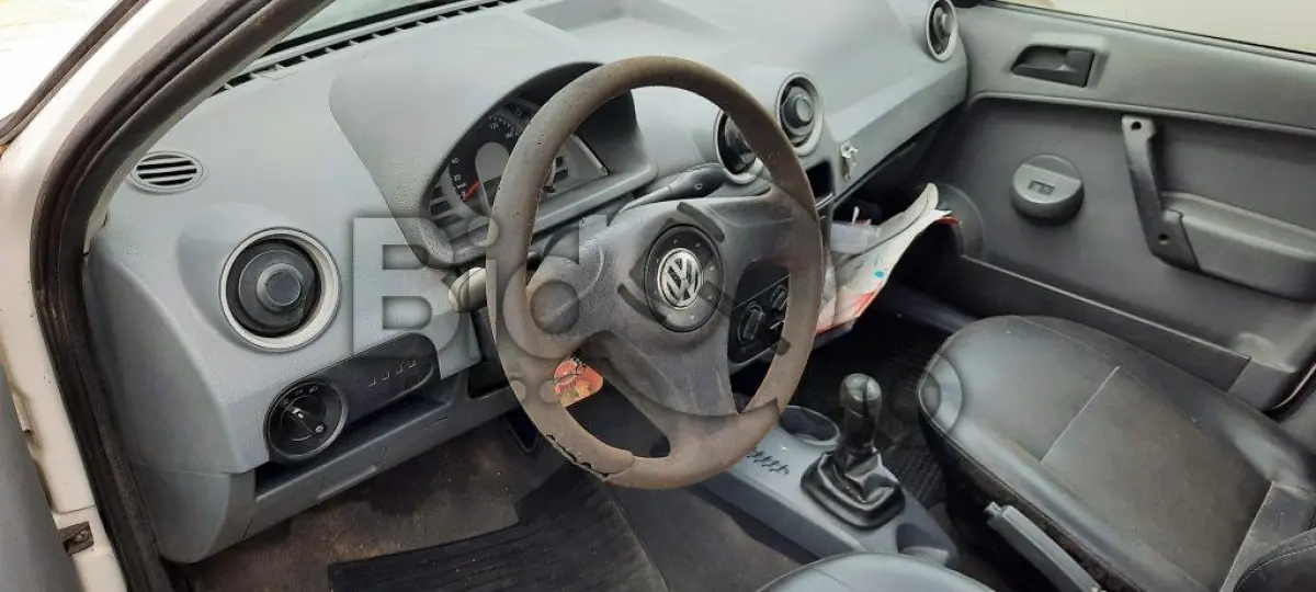 LOTE 001 - AUTOMOVEL VW/GOL 1.0 GIV Fabricação/Modelo: 2010/2011