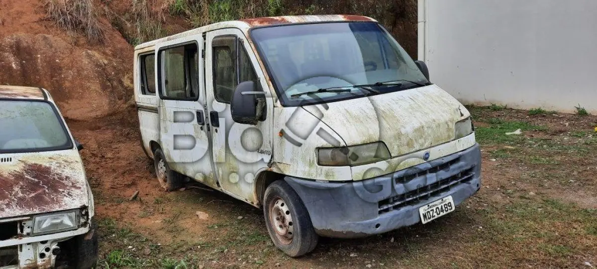 LOTE 003 - MICROONIBUS FIAT/DUCATO MINIBUS Fabricação/Modelo: 2004/2004