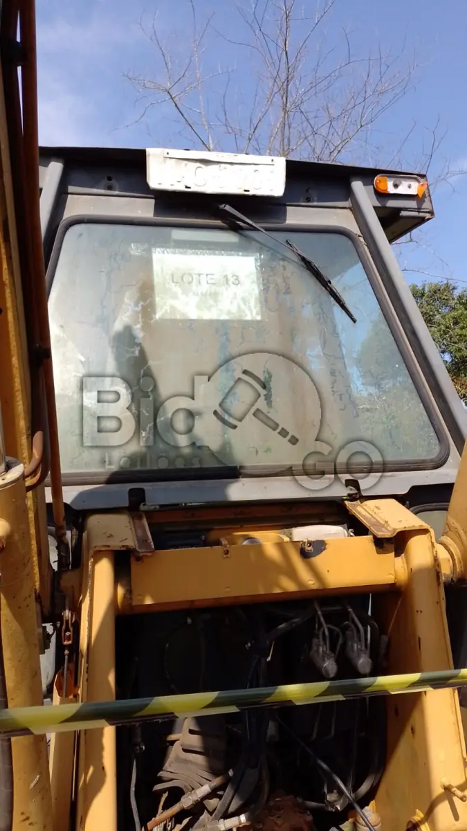 LOTE 013 - Case, MOD. M.A.580L, ano 2000