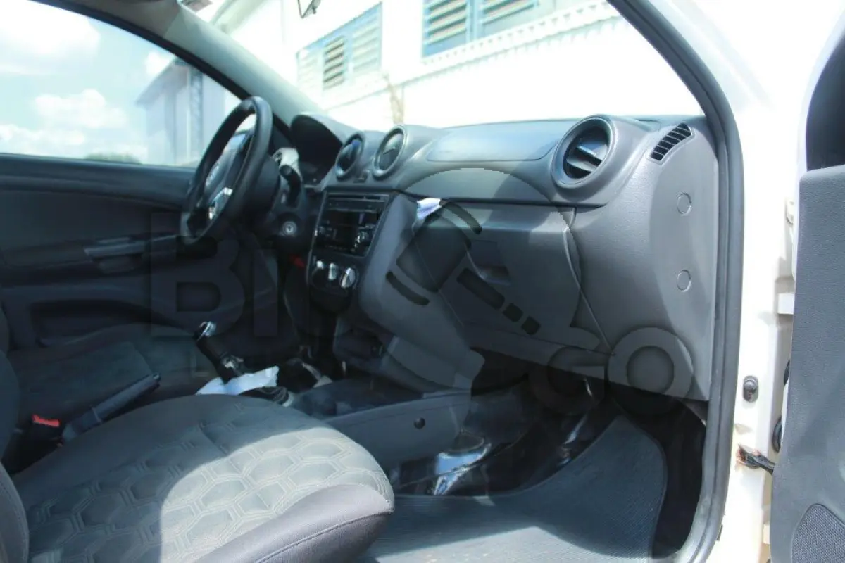 LOTE 007 - Um Automóvel GOL1.6 Seleção  marca Volkswagen, ano/modelo 2014