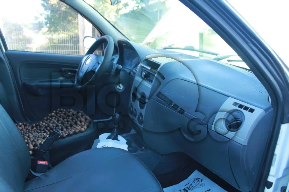 LOTE 003 - Um Automóvel Palio Fire marca Fiat ano/modelo 2014/2015