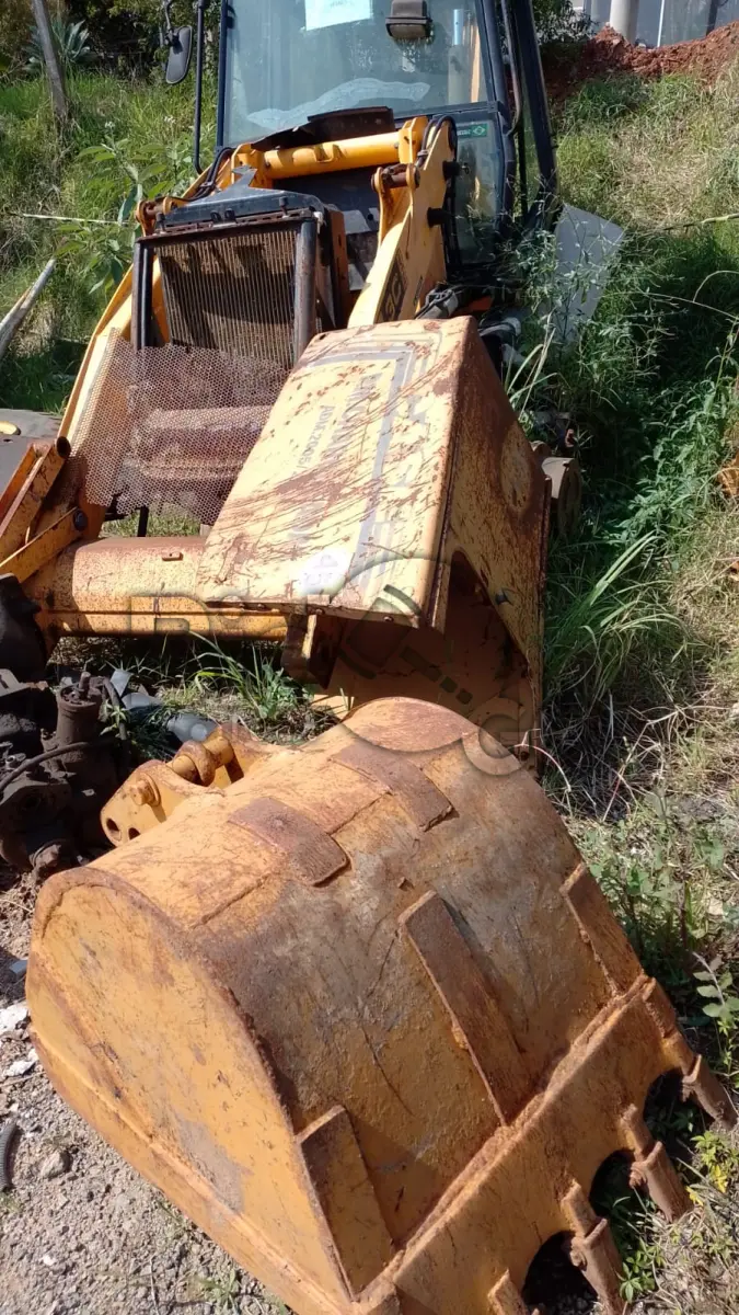 LOTE 002 - Retroescavadeira JCB, MOD. 3C, ano 2010