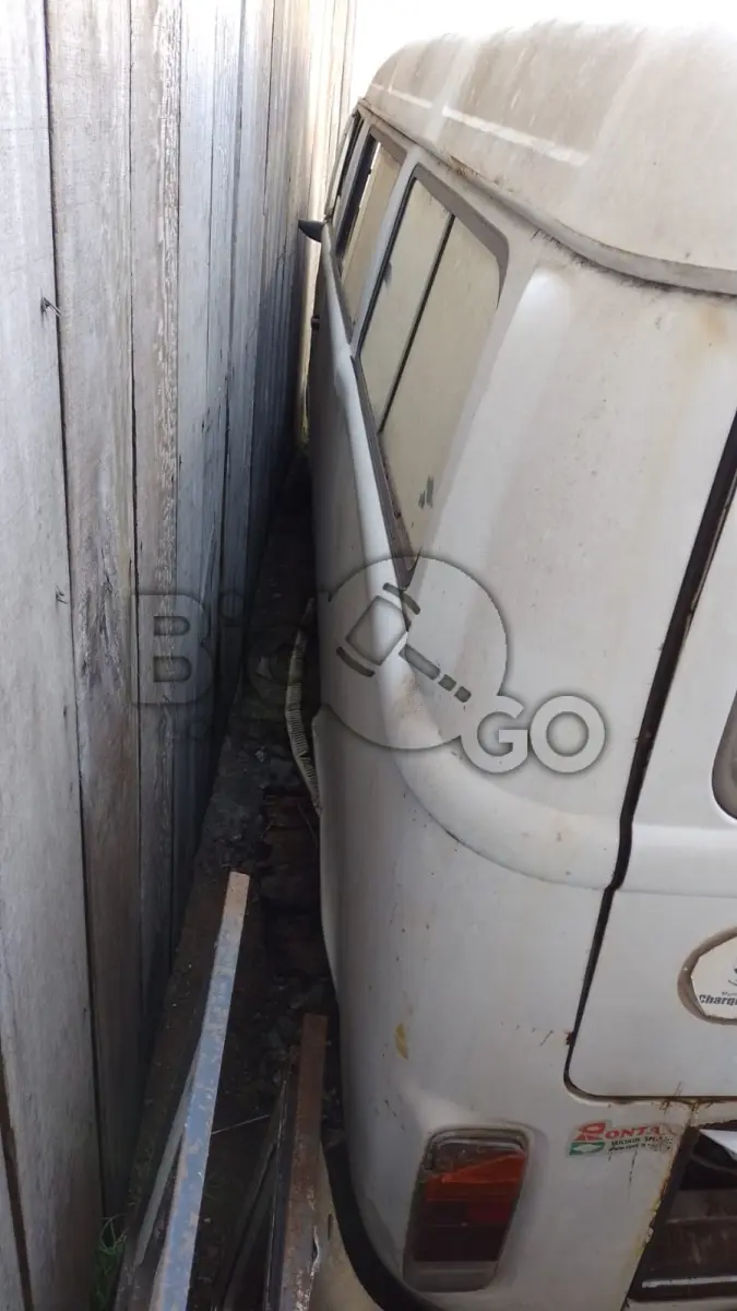 LOTE 014 - Volkswagen. MOD. Kombi Lotação, ano 2005