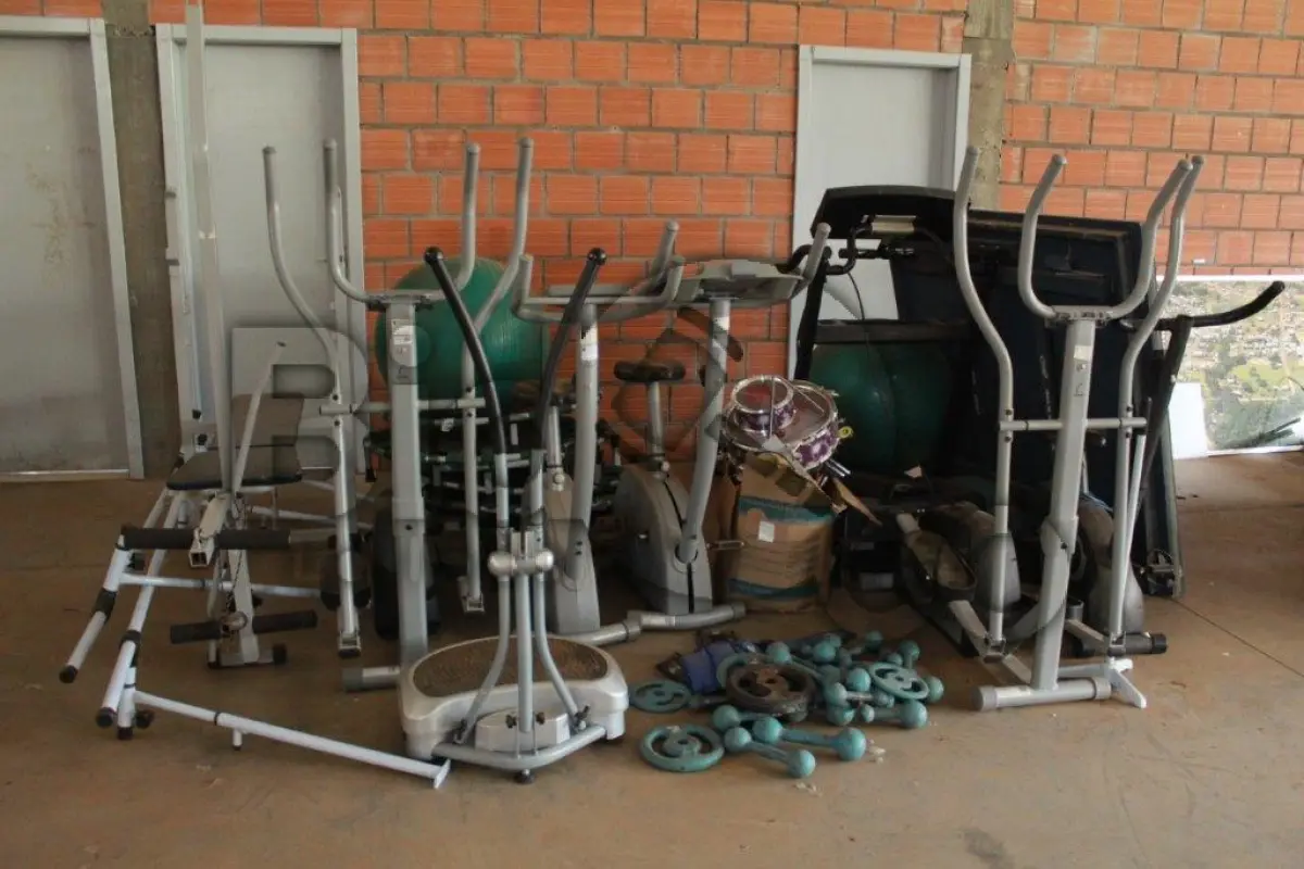 LOTE 011 - Lote de Equipamentos para academia de Ginastica