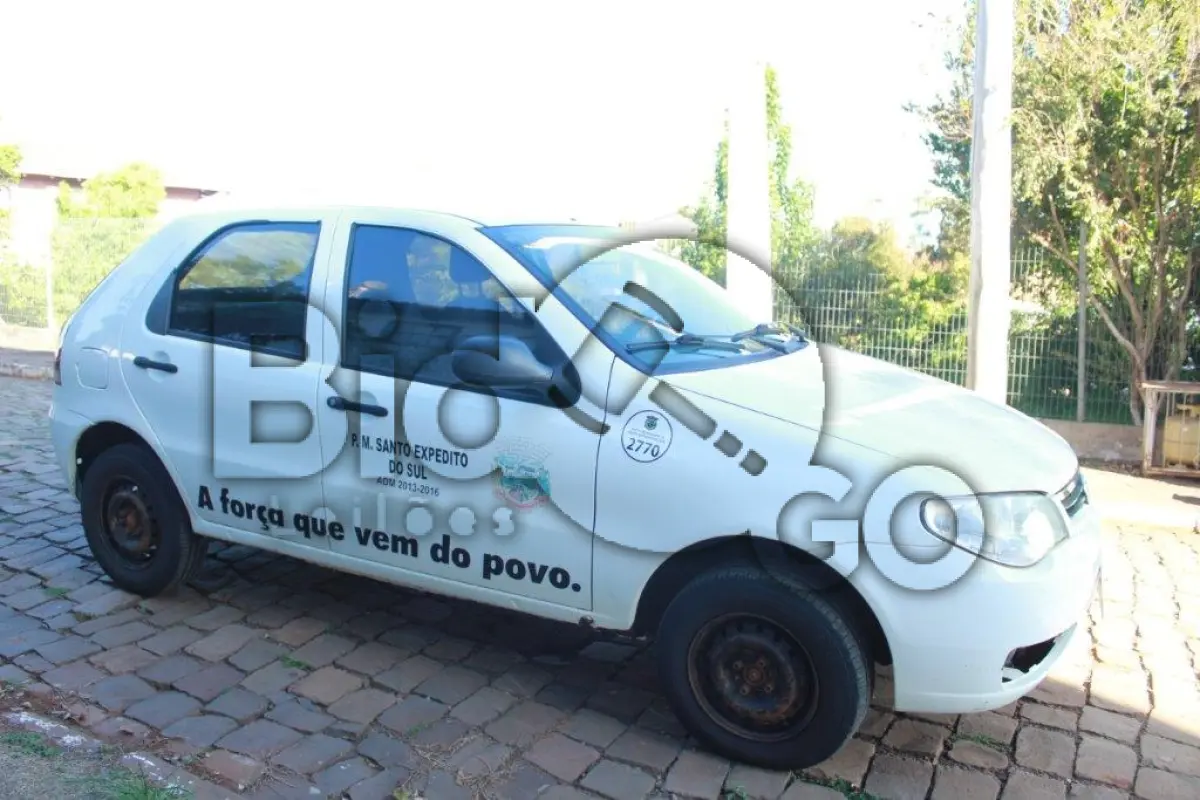 LOTE 003 - Um Automóvel Palio Fire marca Fiat ano/modelo 2014/2015