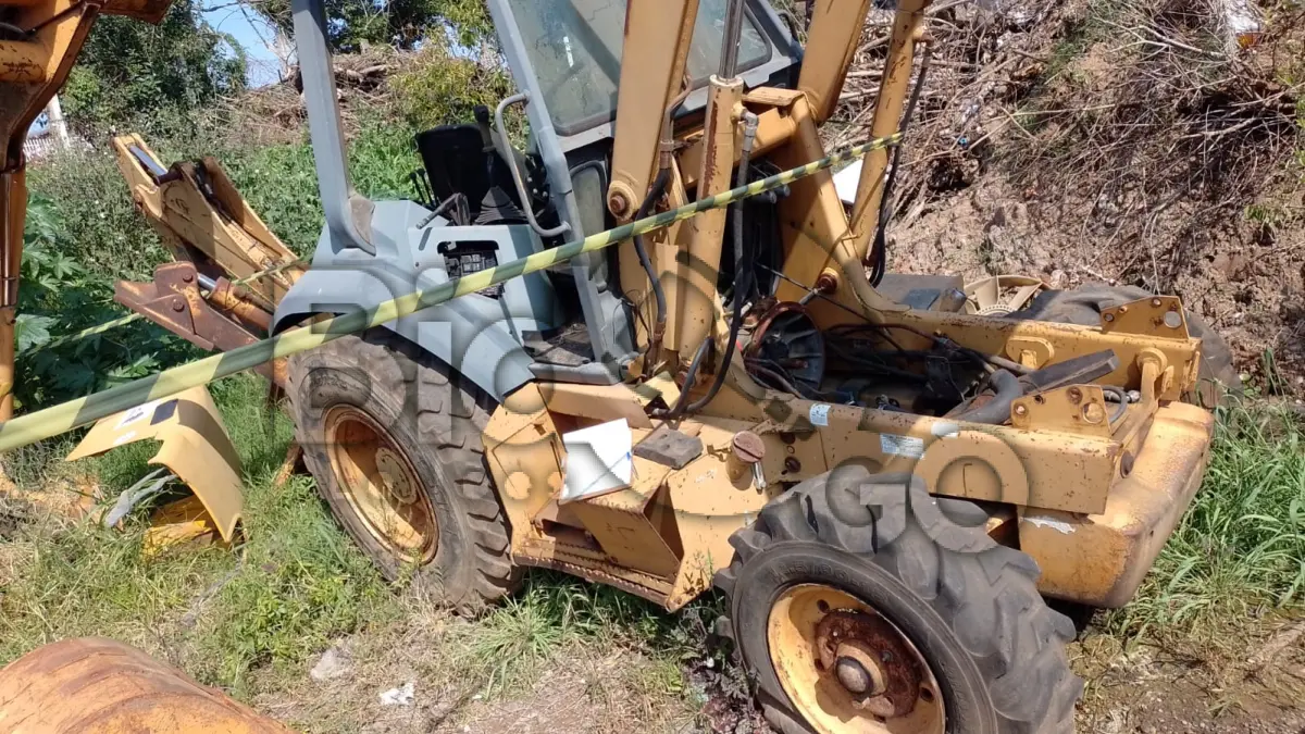 LOTE 013 - Case, MOD. M.A.580L, ano 2000