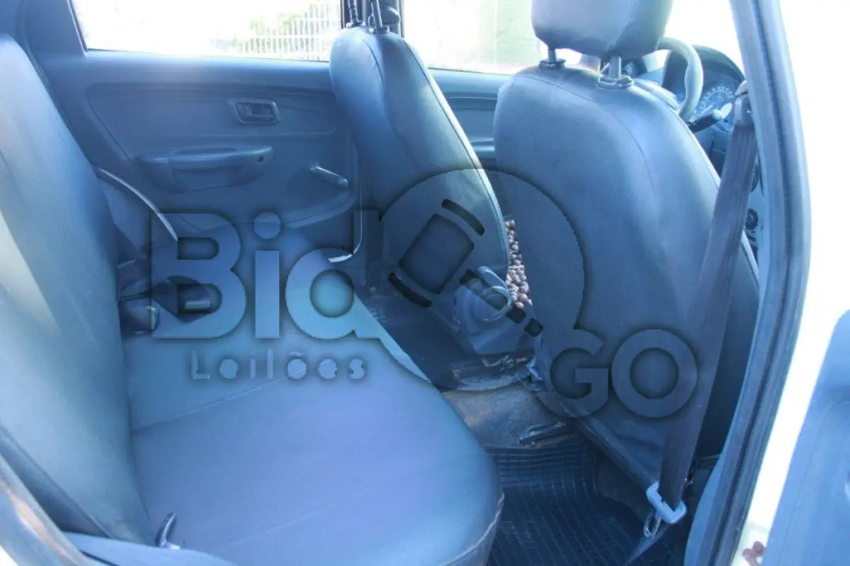 LOTE 003 - Um Automóvel Palio Fire marca Fiat ano/modelo 2014/2015