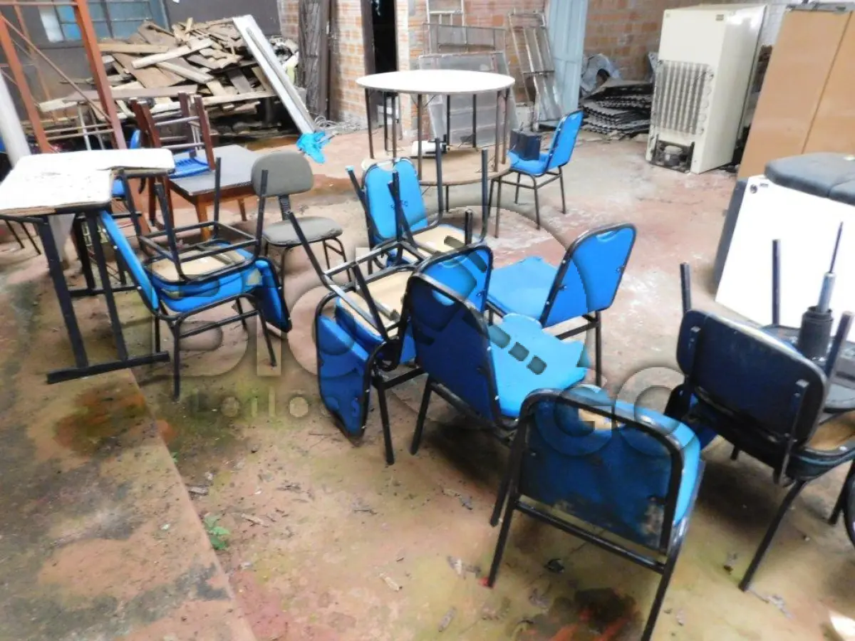 LOTE 023 - Diversos itens sucateados