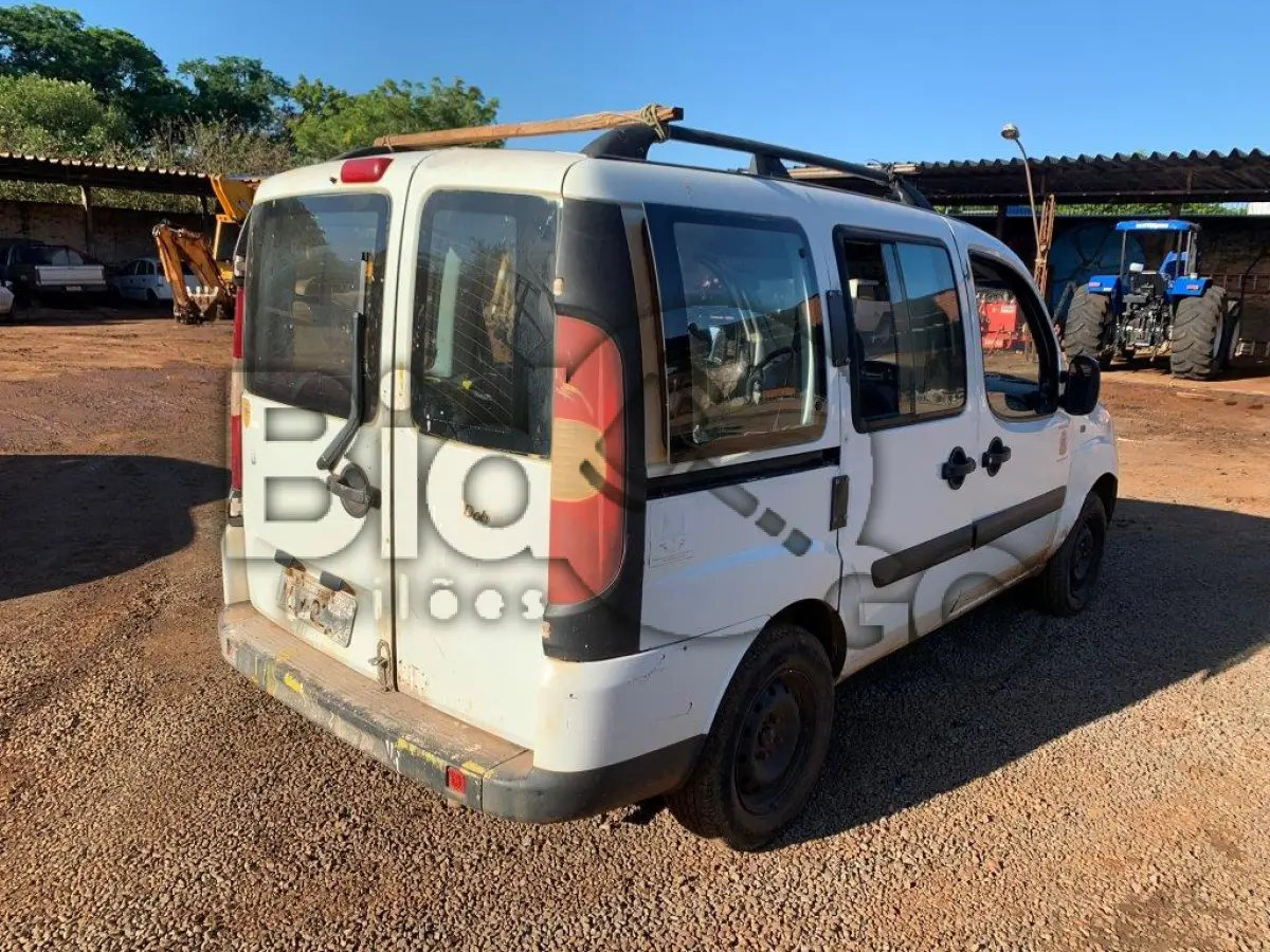 LOTE 002 - AUTOMÓVEL FIAT/DOBLO ESSENCE 1.8, Ano/modelo:2013/2013