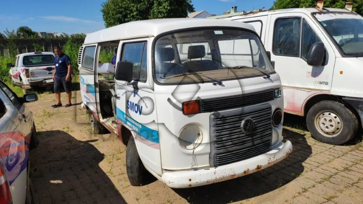 LOTE 005 - Caminhoneta Kombi, marca Volkswagen, ano/modelo: 2009/2010