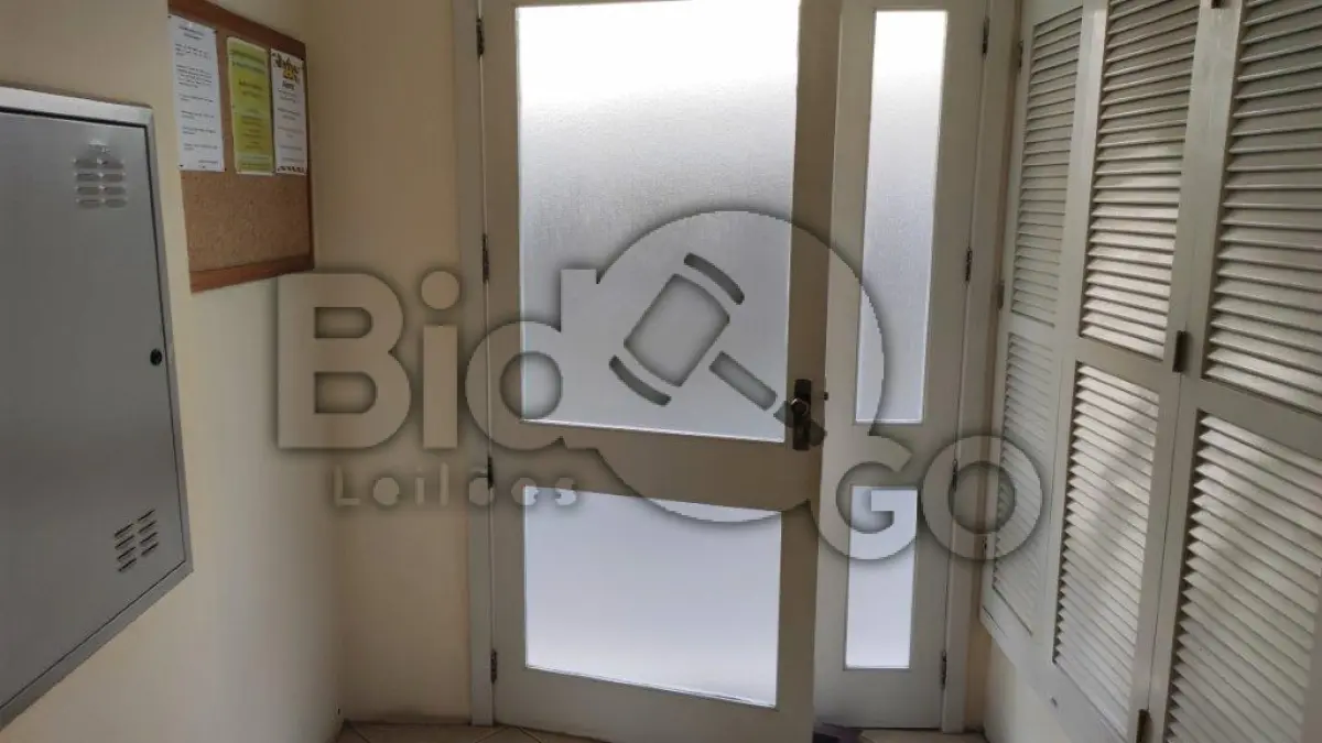 LOTE 004 - Apartamento de 2 dormitorios