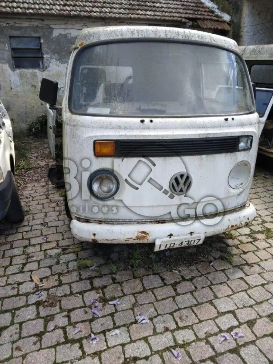 LOTE 024 - VW / KOMBI FURGAO - ANO 1998/1999