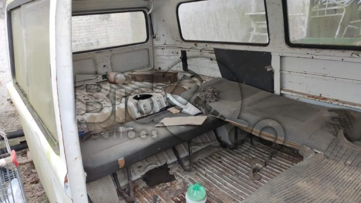 LOTE 020 - VW / KOMBI - ANO 2001/2002