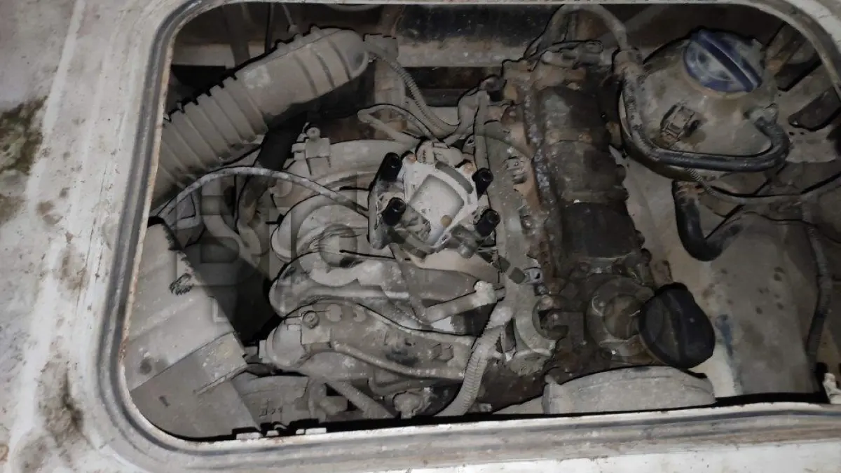 LOTE 032 - VW / KOMBI - ANO 2009/2010 