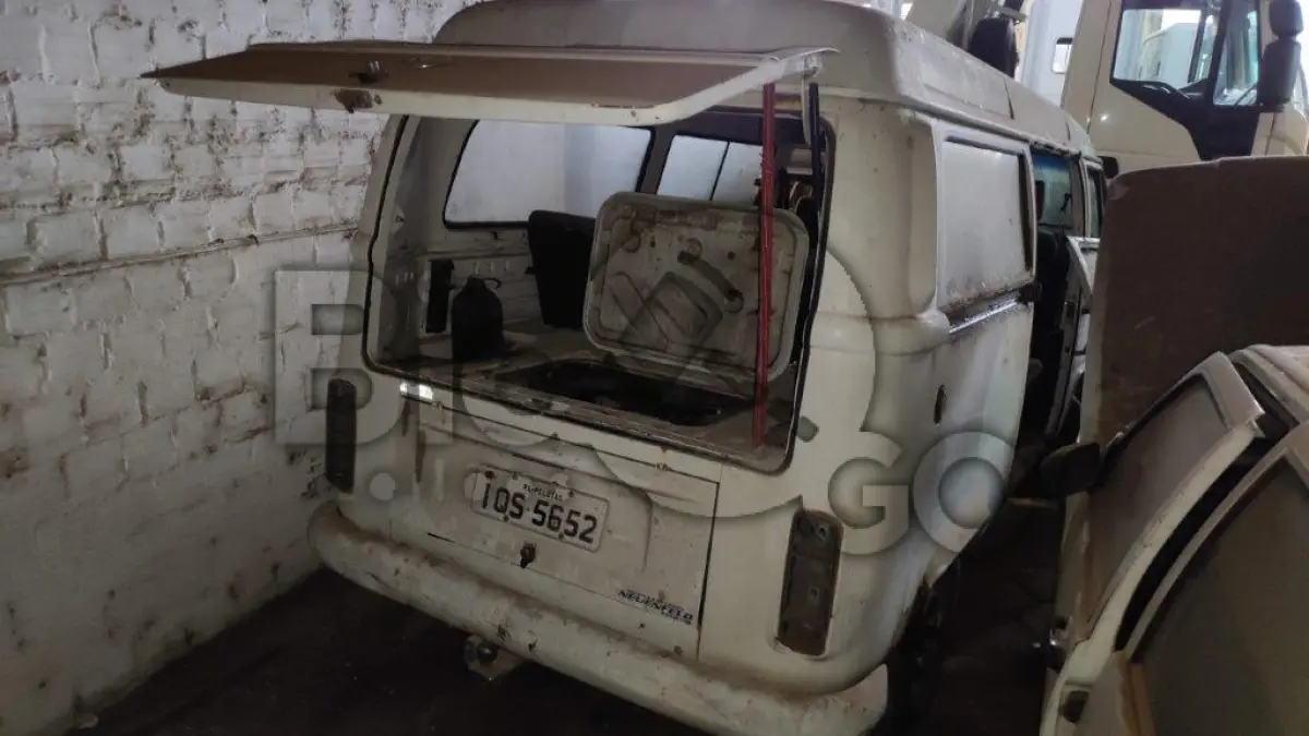 LOTE 032 - VW / KOMBI - ANO 2009/2010 