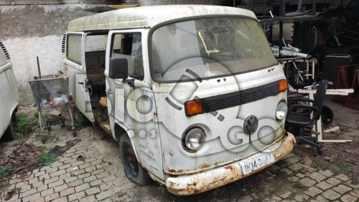 LOTE 020 - VW / KOMBI - ANO 2001/2002