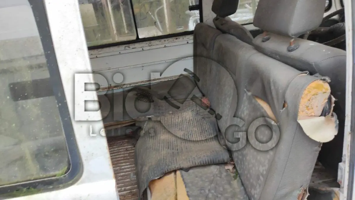 LOTE 020 - VW / KOMBI - ANO 2001/2002