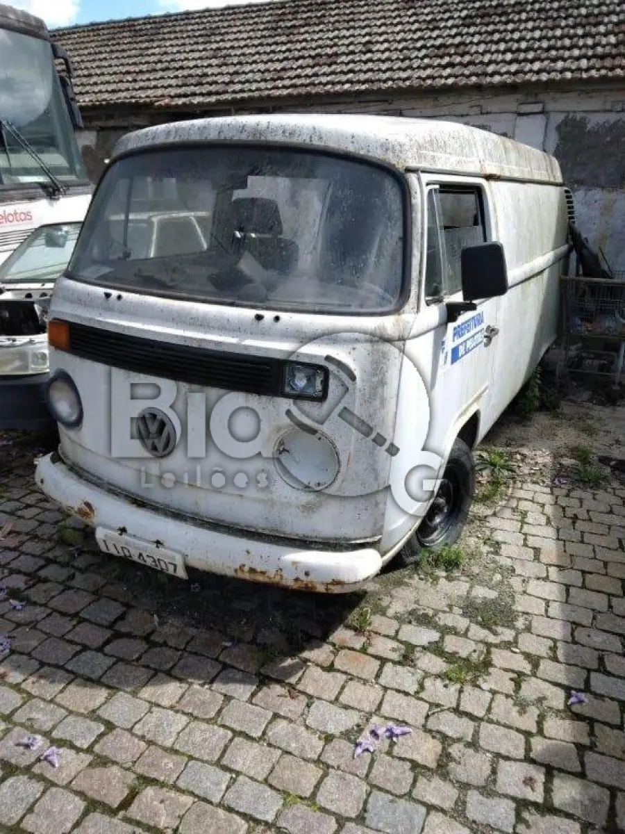 LOTE 024 - VW / KOMBI FURGAO - ANO 1998/1999