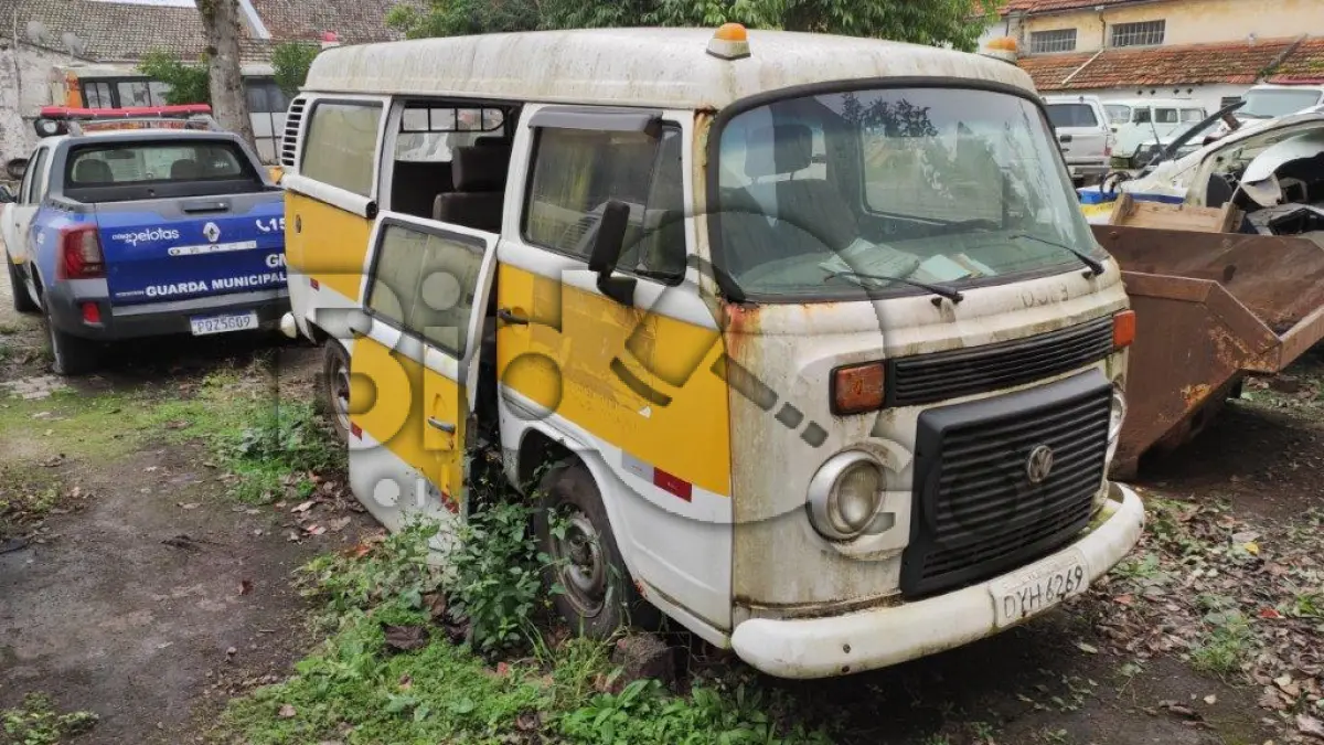 LOTE 018 - VW / KOMBI - ANO 2007/2007