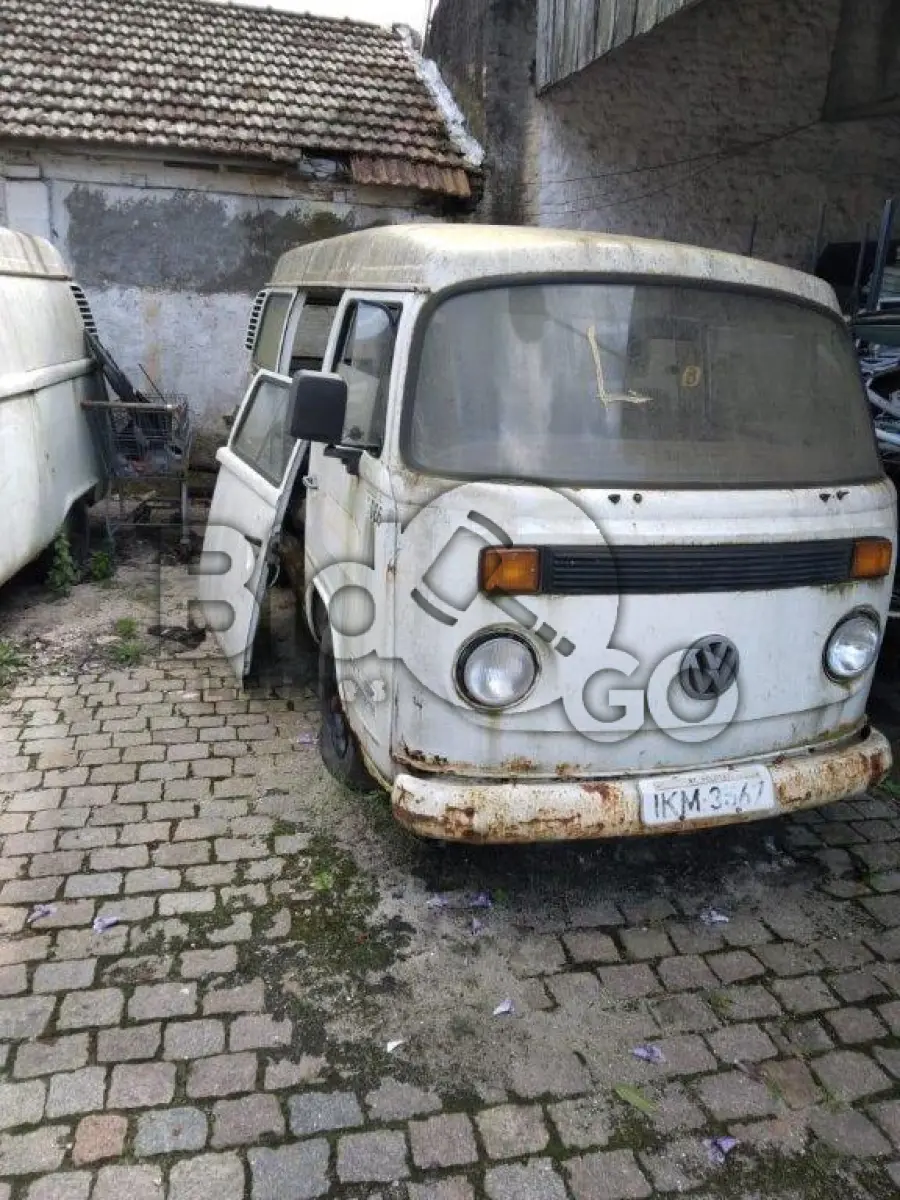 LOTE 020 - VW / KOMBI - ANO 2001/2002
