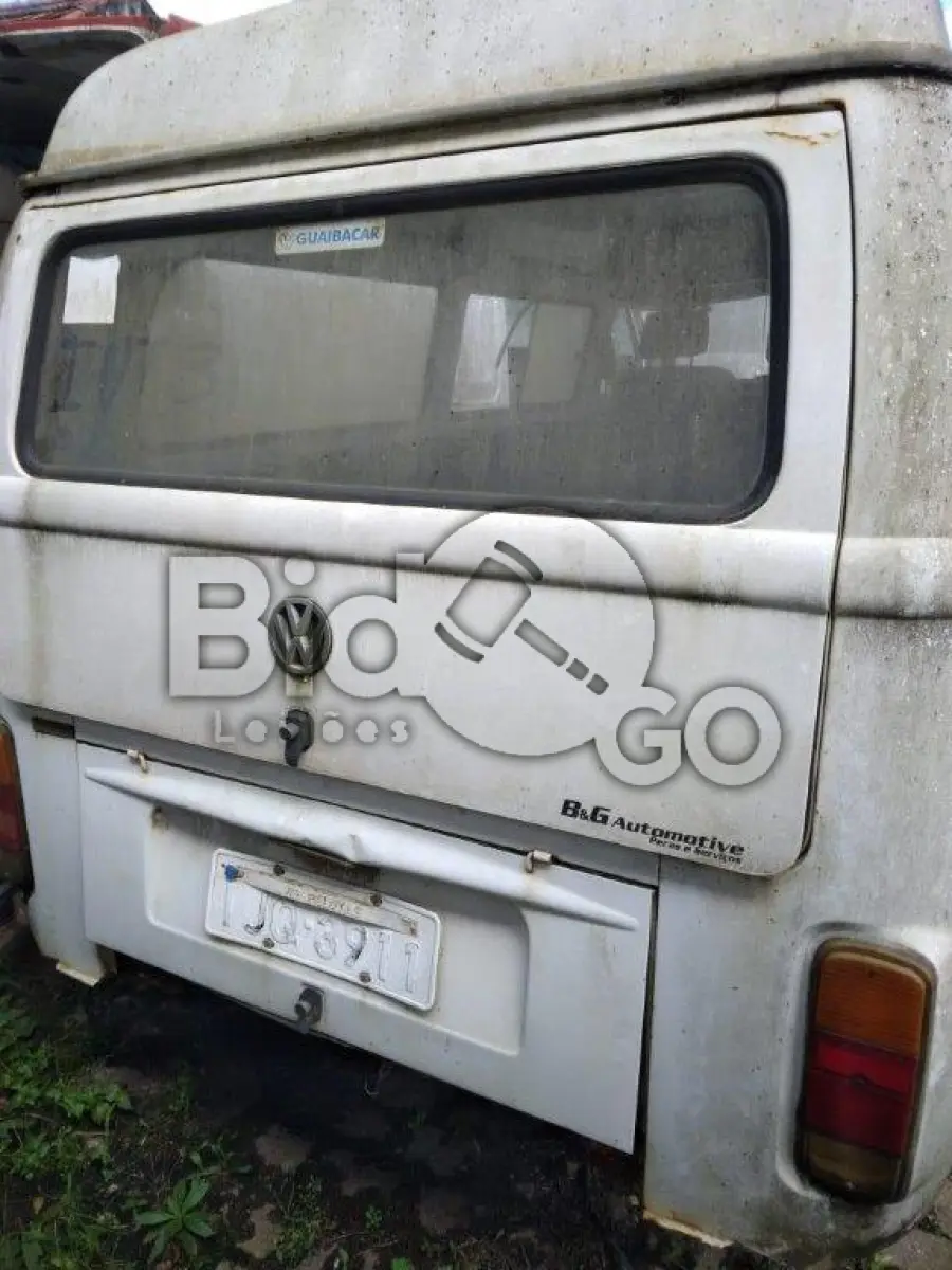 LOTE 023 - VW / KOMBI - ANO 2000/2001