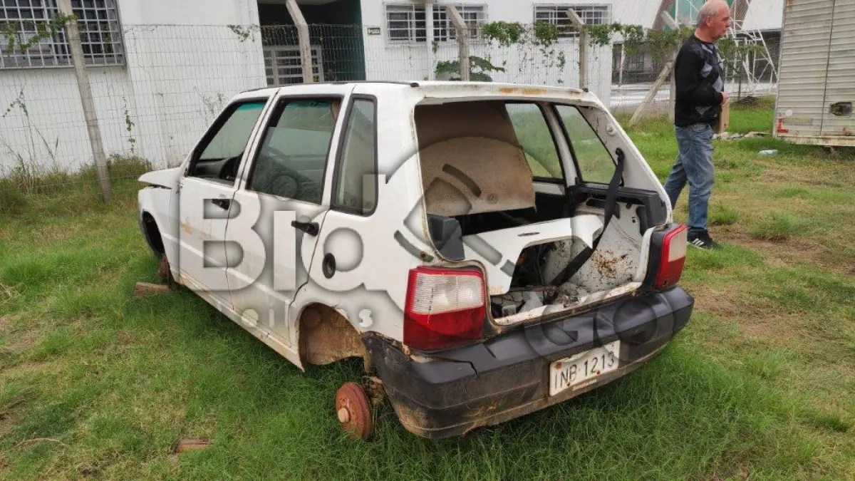 LOTE 029 - FIAT / UNO MILLE FIRE FLEX - ANO 2006/2006