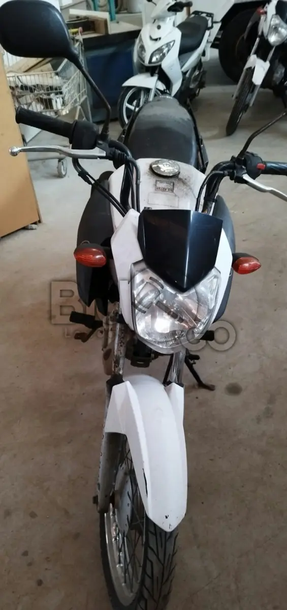 LOTE 025 - MOTOCICLETA YAMAHA/YBR150 FACTOR E