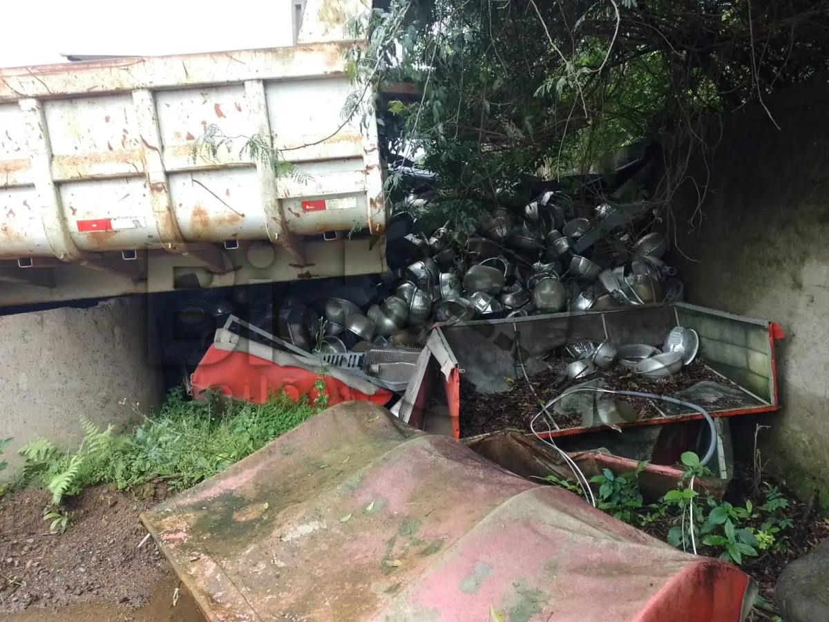 LOTE 002 -  sucata metálica em geral