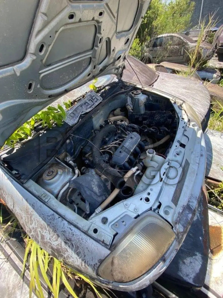 LOTE 010 - Espécie: PASSAGEIRO / Marca: RENAULT / Modelo: CLIO RN 1.0 / Placa: MIL0205 / UF: SC / Município: Pomerode / Ano fabricação: 2000 / Ano modelo: 2000 / Cor: PRATA / Chassi: 93YBB0Y15YJ143332 / Motor: D7DC760F007783 / RENAVAM:00736258728
