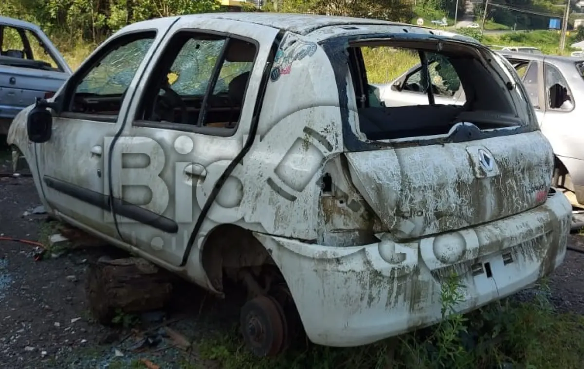LOTE 027 - SUCATA AUTOMOTIVA