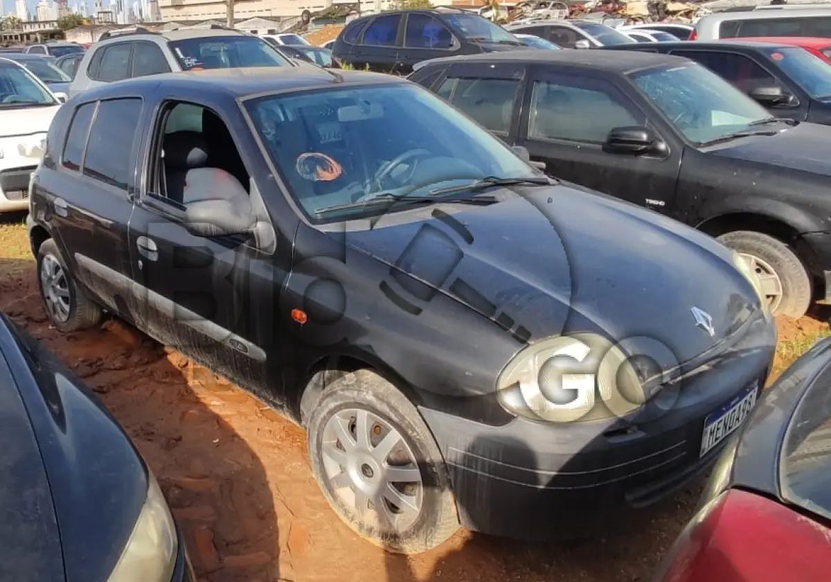 LOTE 002 - Espécie: PASSAGEIRO / Marca: RENAULT / Modelo: CLIO RL 1.0 / Placa: MEN0A98 / UF: SC/ Município:  Balneário Camboriú / Ano fabricação: 2001 / Ano modelo: 2001 / Cor: PRETA / Chassi: 93YBB0Y052J319069 / Motor: D7DC760F036811 / RENAVAM: 00777511606