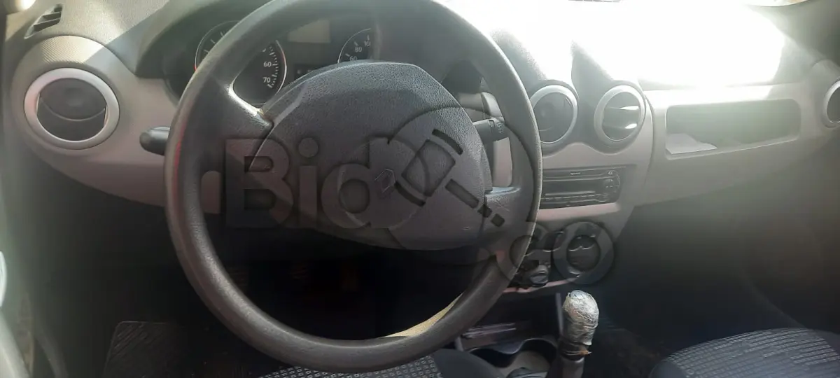 LOTE 008 - Veículo marca/modelo: RENAULT/SANDERO EXP 16 Ano: 2010/2011