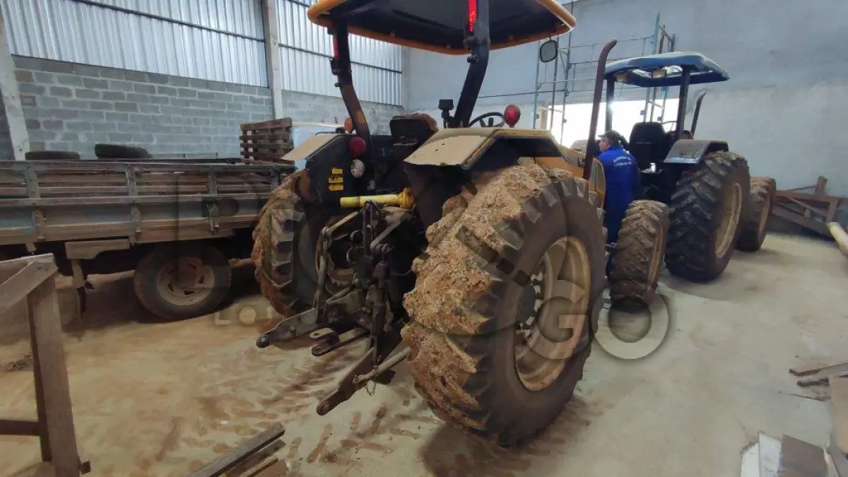 LOTE 014 - Trator Agrícola, Marca: Valtra, Modelo: 750L, Fabricação: 2013
