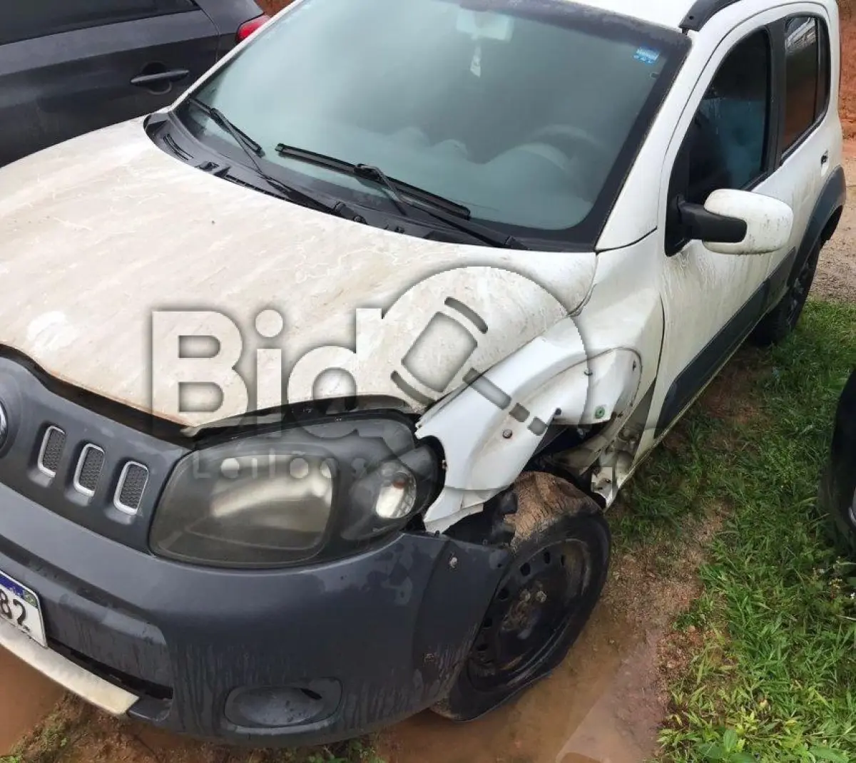 LOTE 018 - Espécie: PASSAGEIRO / Marca: FIAT / Modelo: UNO WAY 1.0 / Placa: MLD5E82 / UF: SC / Município: Jaraguá do Sul / Ano fabricação: 2013 / Ano modelo: 2013 / Cor: BRANCA / Chassi: 9BD195162E0468632 / Motor: 310A10111425424  / RENAVAM: 00530897520