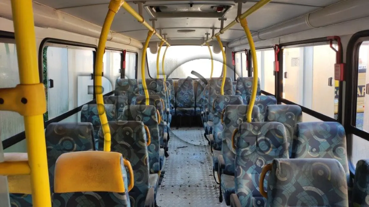 LOTE 019 - ÔNIBUS ESCOLAR VW 15.190/INDUSCAR FOZ VWOD, Fabricação/Modelo: 2008/2009