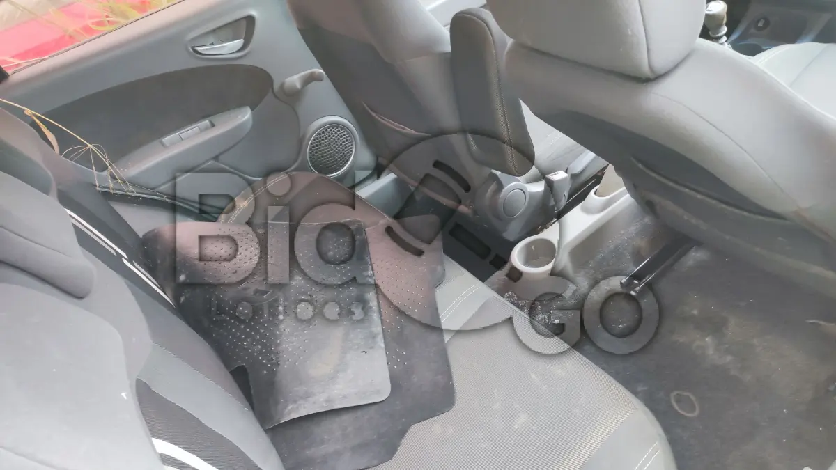 LOTE 005 - Espécie: PASSAGEIRO / Marca: FIAT / Modelo: PALIO ESSENCE 1.6 / Placa: MKV3228 / UF: SC / Município: Guaramirim / Ano fabricação: 2012 / Ano modelo: 2013 / Cor: CINZA / Chassi: 9BD196283D2117699 / Motor: 310A50112357987 / RENAVAM: 00503255645