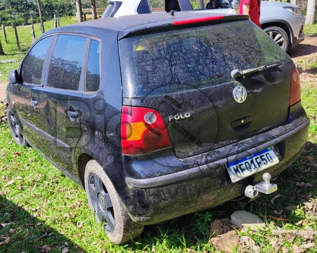 LOTE 014 - Espécie: PASSAGEIRO / Marca: VW / Modelo: POLO 16V / Placa: MFQ1F50   /   UF:   SC   / Município: Indaial / Ano fabricação: 2002 / Ano modelo: 2003 / Cor: PRETA / Chassi: 9BWHA09A13P010467 / Motor: ARA000124 / RENAVAM: 00795197373
