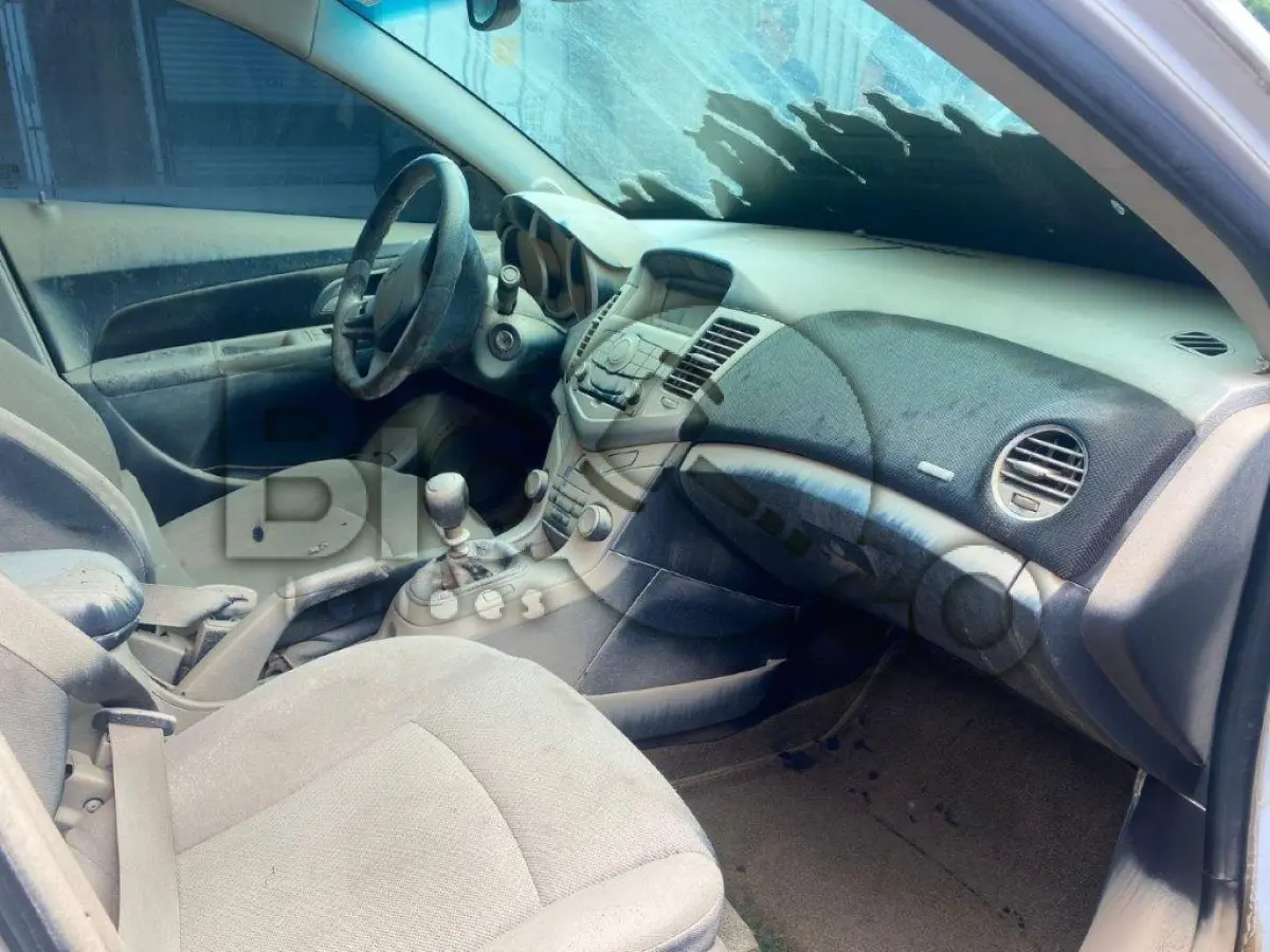 LOTE 019 - Espécie: PASSAGEIRO / Marca: CHEVROLET / Modelo: CRUZE LT NB / Placa: AUU9496 / UF: SC / Município: Blumenau / Ano fabricação: 2011 / Ano modelo: 2012 / Cor: BRANCA / Chassi: 9BGPB69M0CB209996 / Motor: N18XFF20RT6538 / RENAVAM: 00407910620