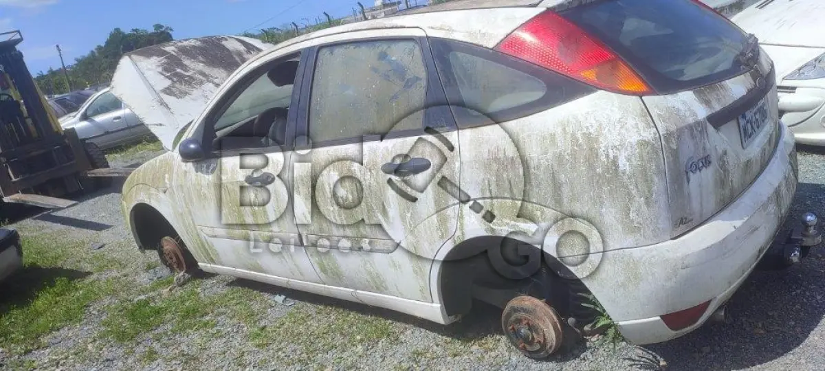 LOTE 033 - FORD FOCUS 1.8L HÁ