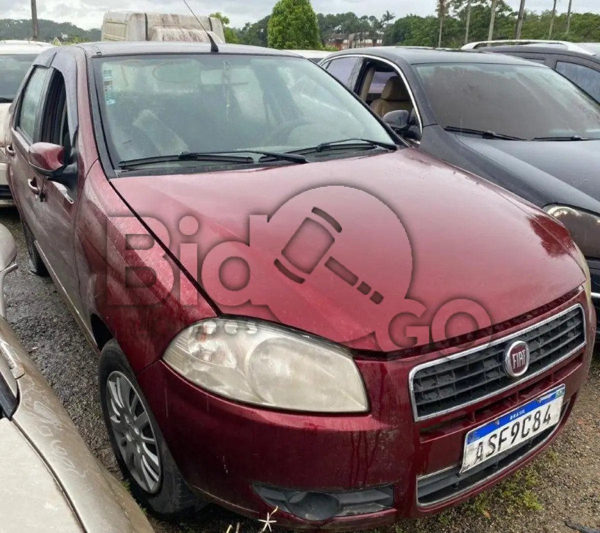 LOTE 007 - Espécie: PASSAGEIRO / Marca: I / Modelo: FIAT SIENA EL FLEX / Placa: ASF9C84   /   UF:   PR   / Município: Rio Azul / Ano fabricação: 2009 / Ano modelo: 2010 / Cor: VERMELHA / Chassi: 8AP17202LA2099087  / Motor: 310A10119285327 / RENAVAM: 00194760685