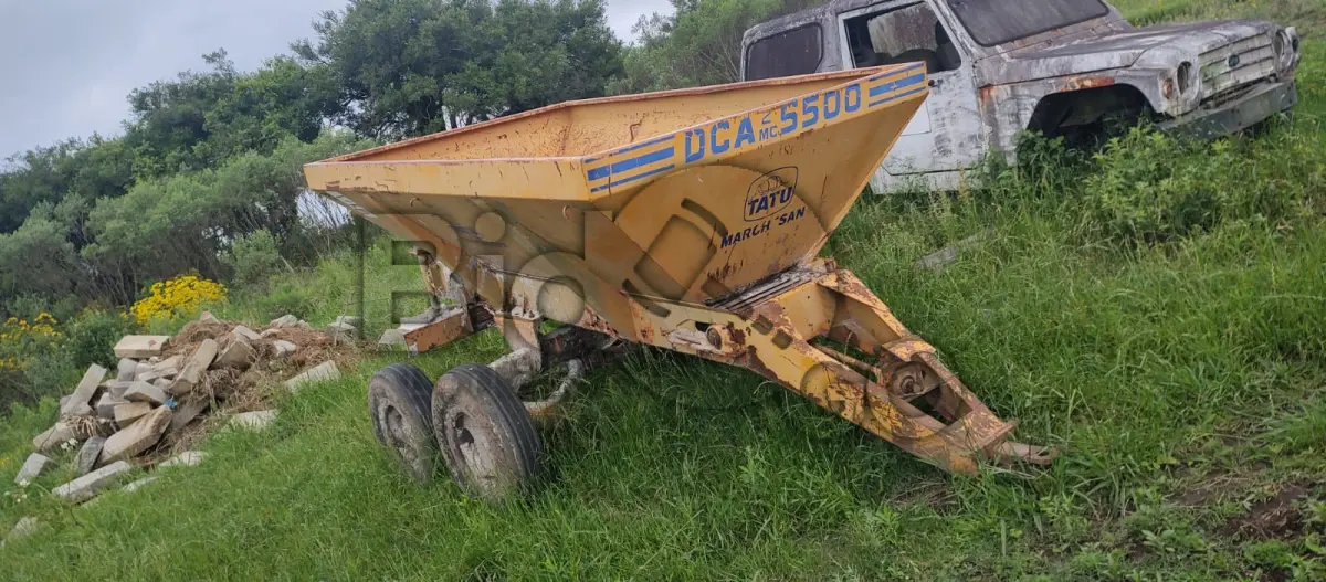LOTE 012 - Distribuidor de calcário 001