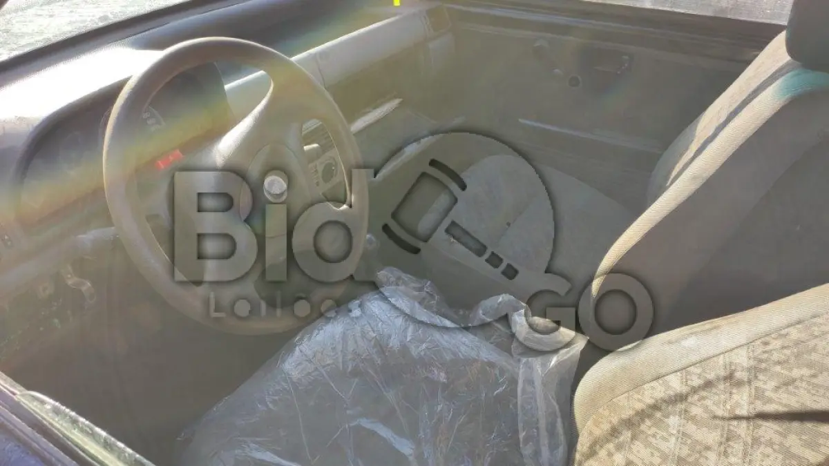 LOTE 005 - AUTOMÓVEL FIAT/UNO MILLE FIRE FLEX, Fabricação/Modelo:
2006/2007